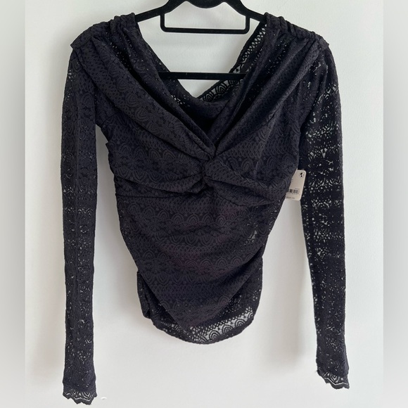 🌻🆕FREE PEOPLE Hold Me Closer Top Black-Size Medium - Picture 12 of 13